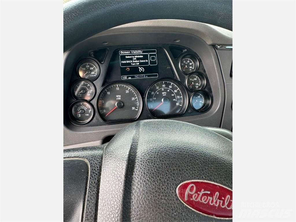 Peterbilt 567 曳引機組件
