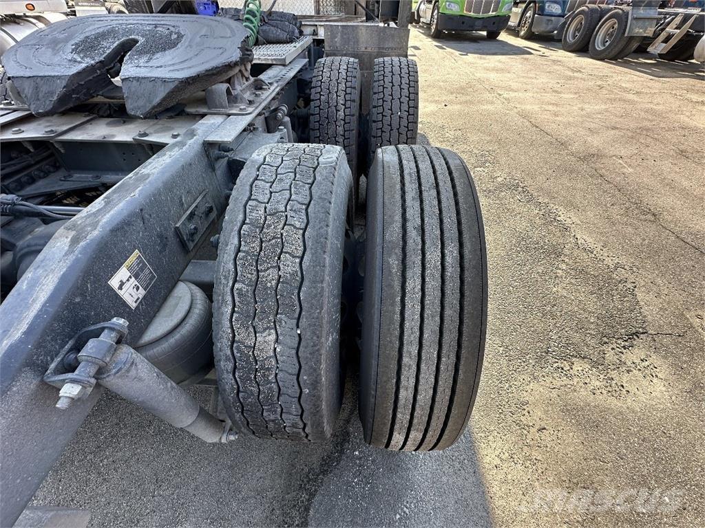 Peterbilt 579 曳引機組件