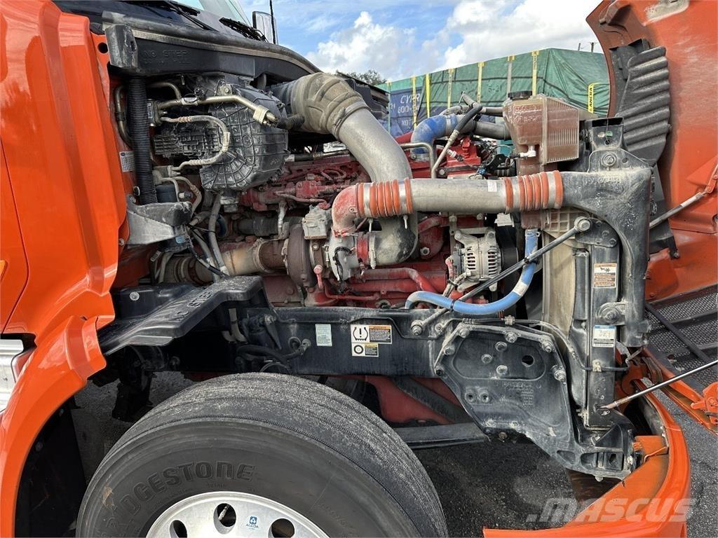 Peterbilt 579 曳引機組件
