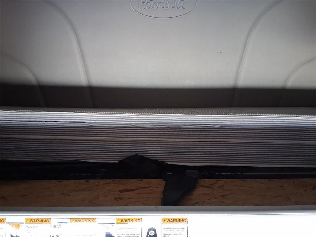 Peterbilt 579 曳引機組件