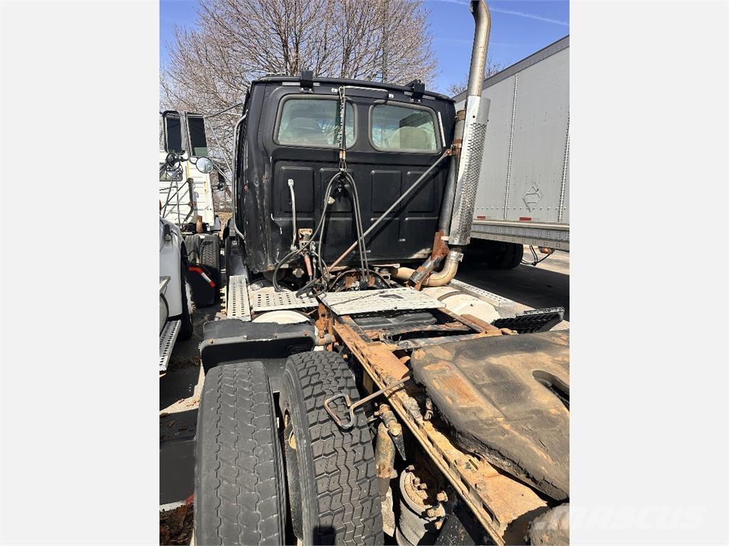 Sterling A9500 曳引機組件