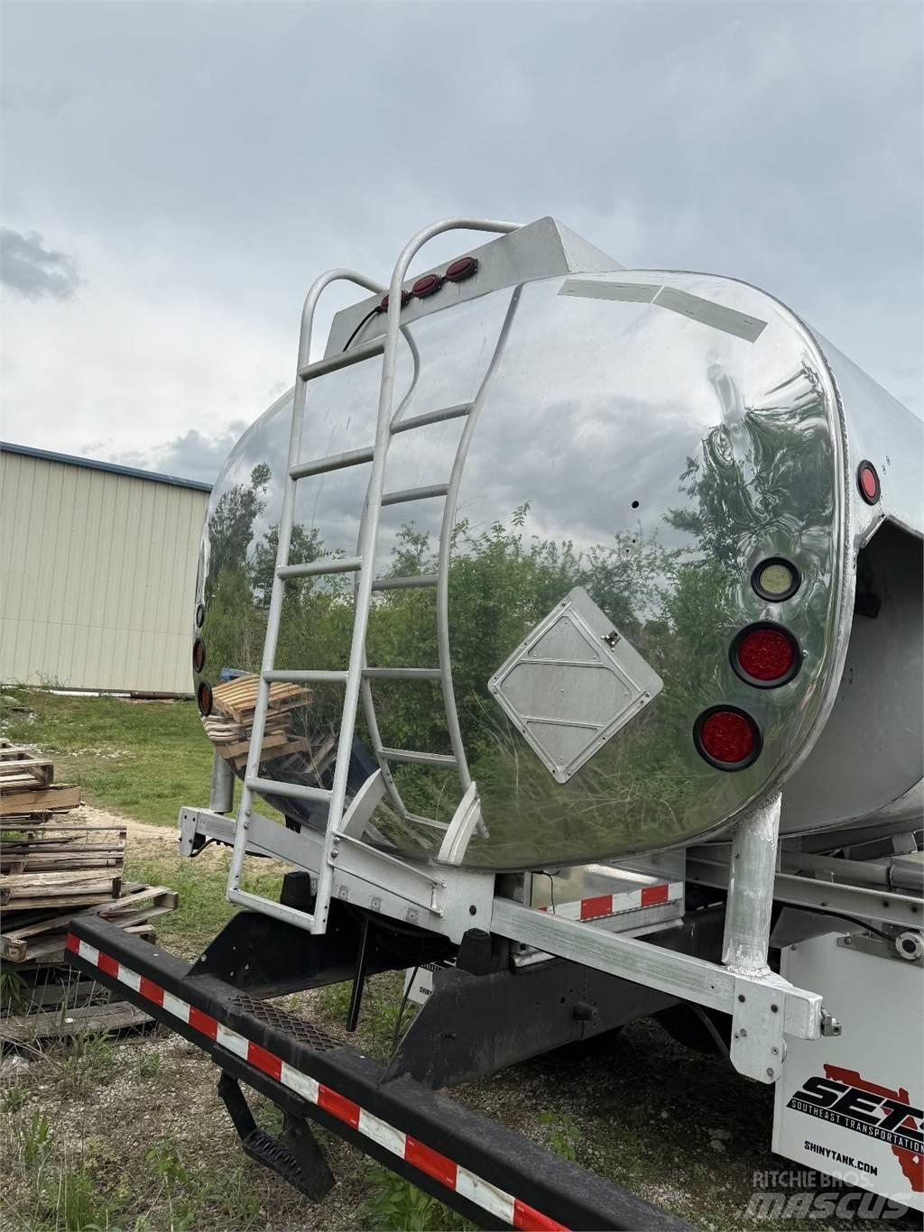 Sterling L7500 其他貨車