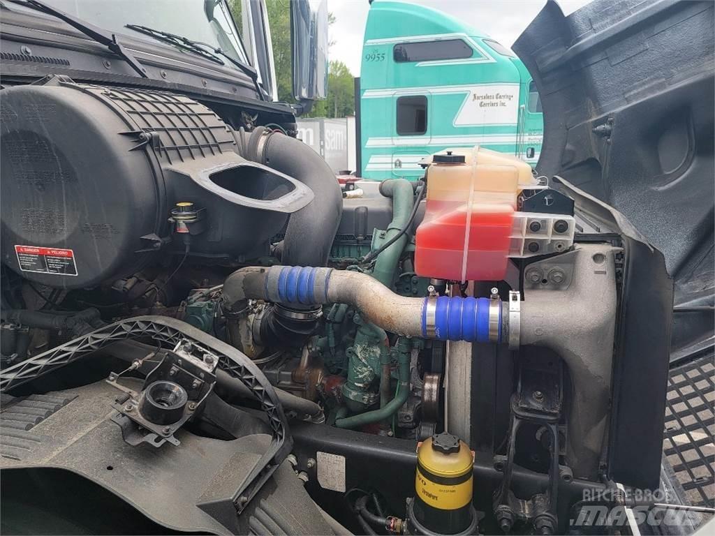 Volvo VNL64T780 曳引機組件