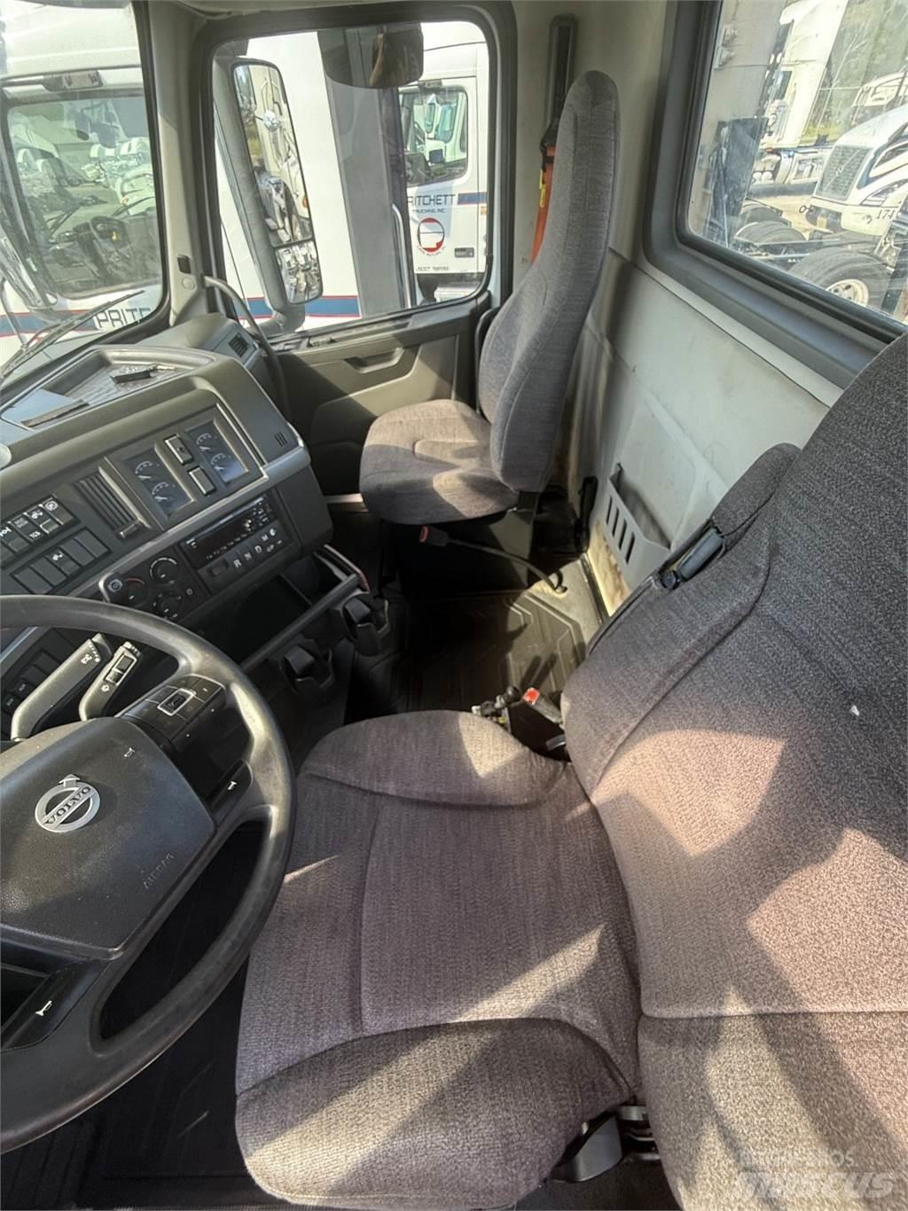 Volvo VNR64T300 曳引機組件