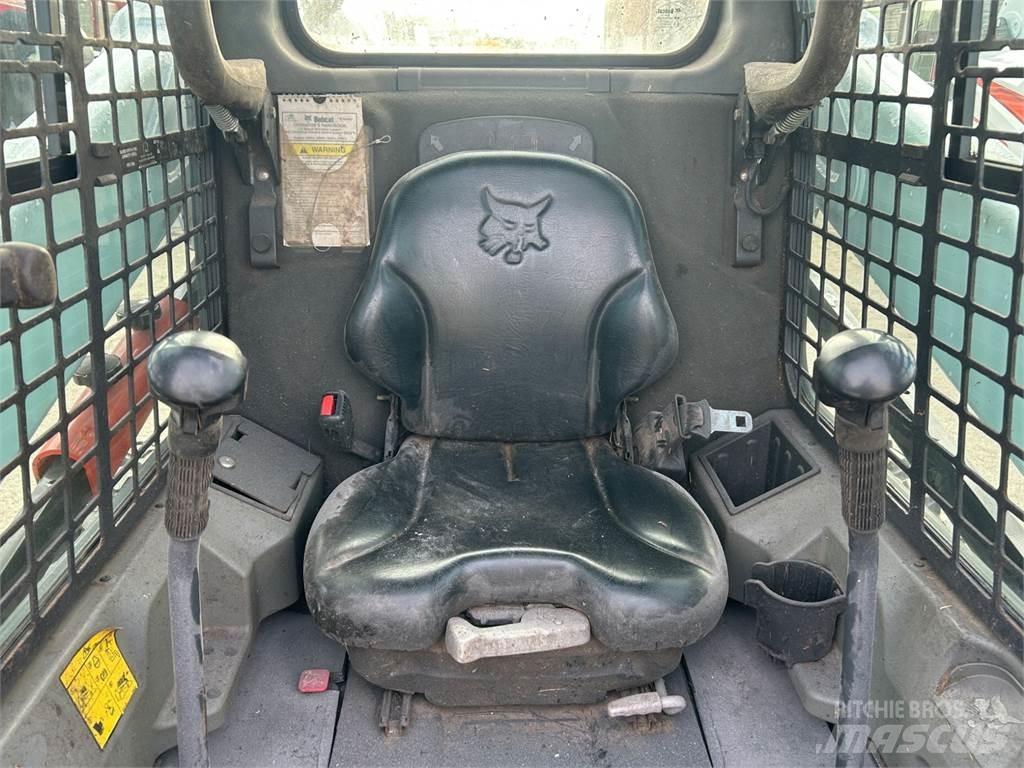 Bobcat S530 滑移轉向裝載機