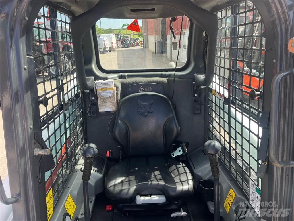 Bobcat S550 滑移轉向裝載機