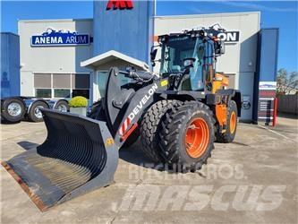 Develon DL220-7 輪胎式裝載機