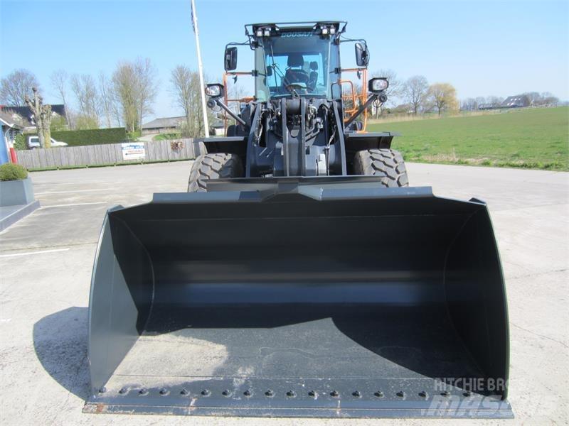Develon DL380-7 輪胎式裝載機