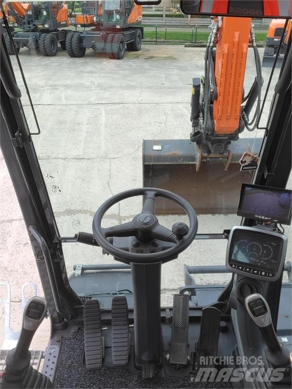 Doosan DX140W-5 旋轉式挖土機/掘鑿機/挖掘機