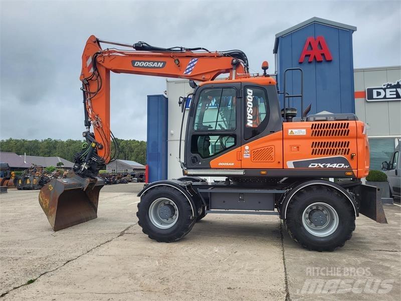 Doosan DX140W-5 旋轉式挖土機/掘鑿機/挖掘機