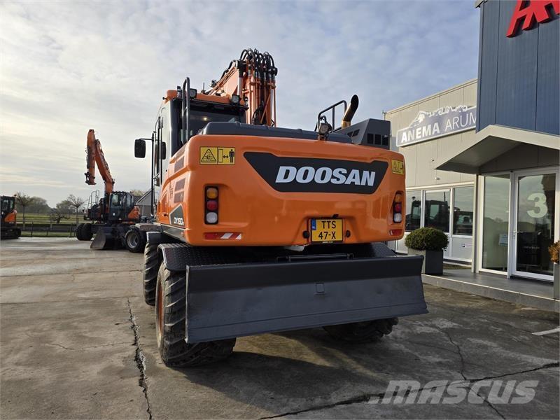 Doosan DX160W-5 旋轉式挖土機/掘鑿機/挖掘機