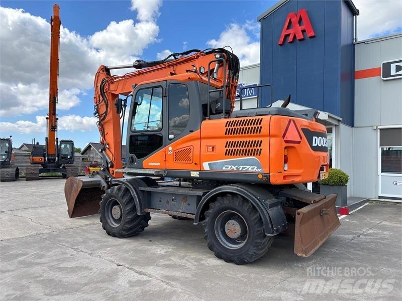 Doosan DX170W-5 旋轉式挖土機/掘鑿機/挖掘機