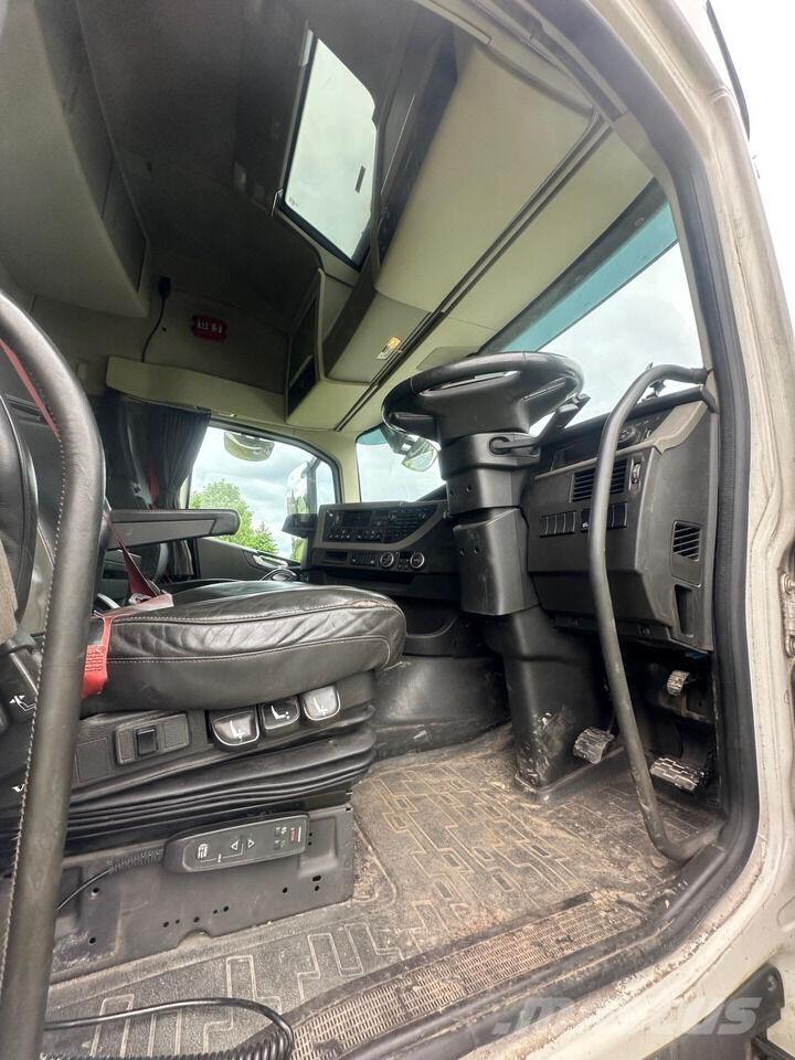 Volvo FH500 曳引機組件