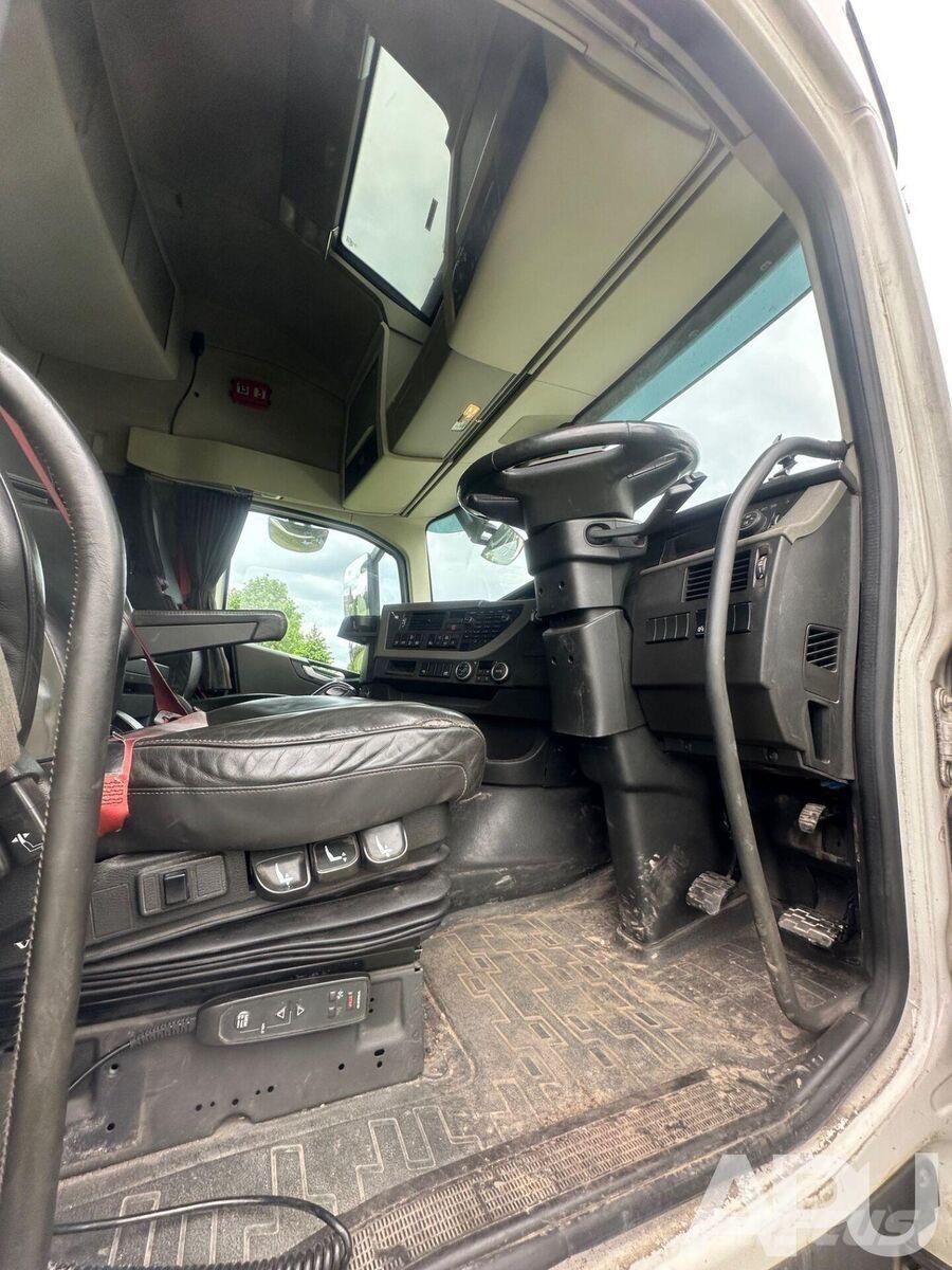 Volvo FH500 曳引機組件