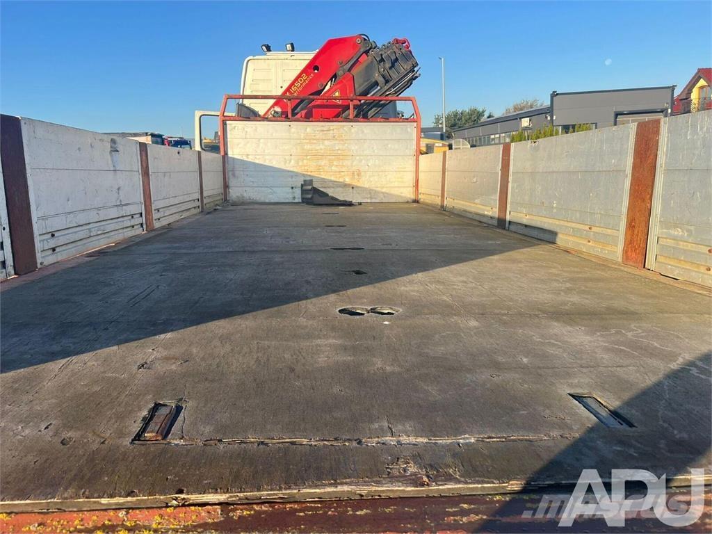 Volvo FM12 平板式/側卸式卡車