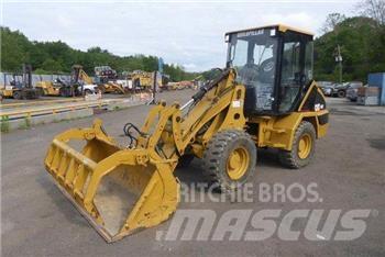 CAT 902 輪胎式裝載機