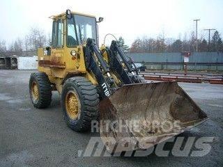 CAT IT18B 輪胎式裝載機