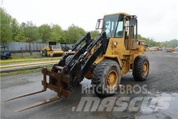 CAT IT28B 輪胎式裝載機