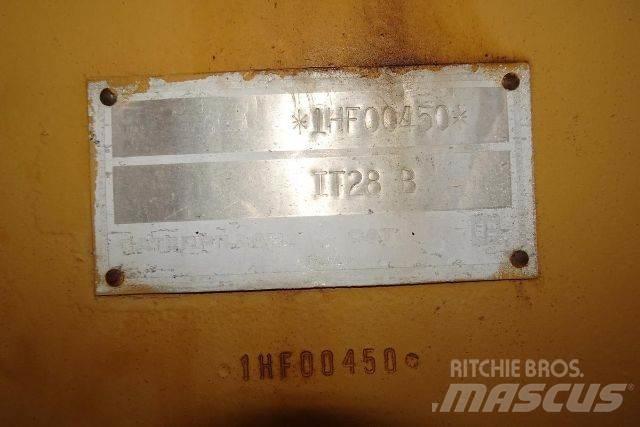 CAT IT28B 輪胎式裝載機