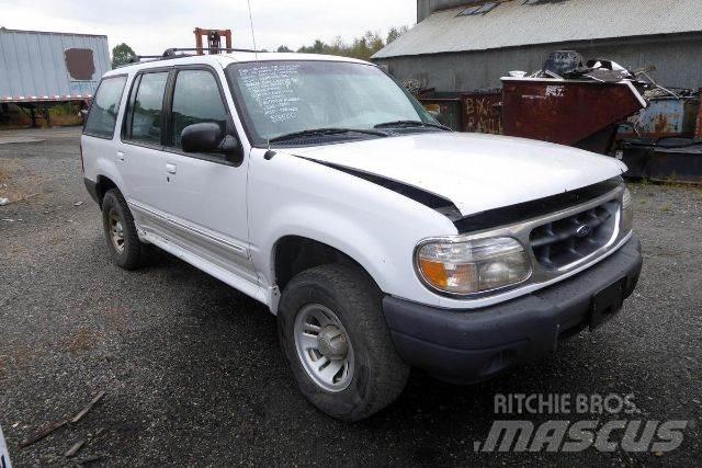 Ford Explorer 皮卡.傳統半斗卡車/側卸板