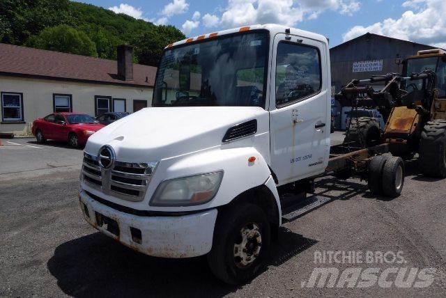 Hino 145 商用底盤車