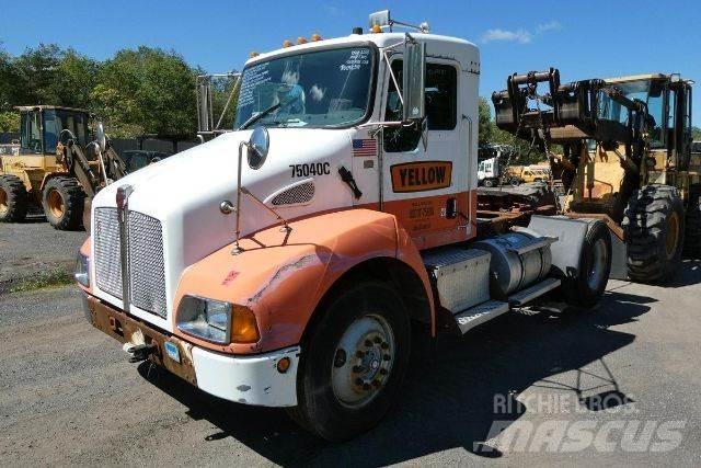 Kenworth T300 商用底盤車