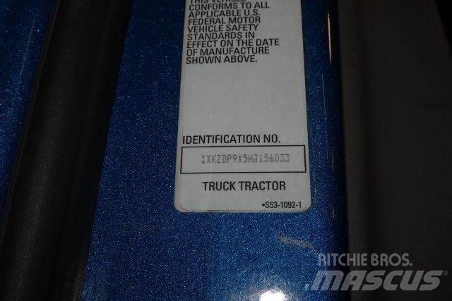 Kenworth T880 商用底盤車