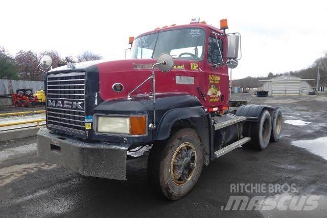 Mack CL713 商用底盤車