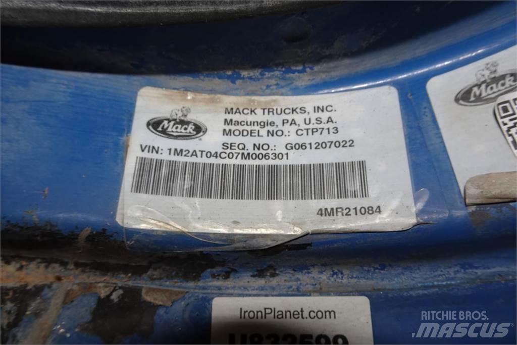 Mack CTP713 混凝土車