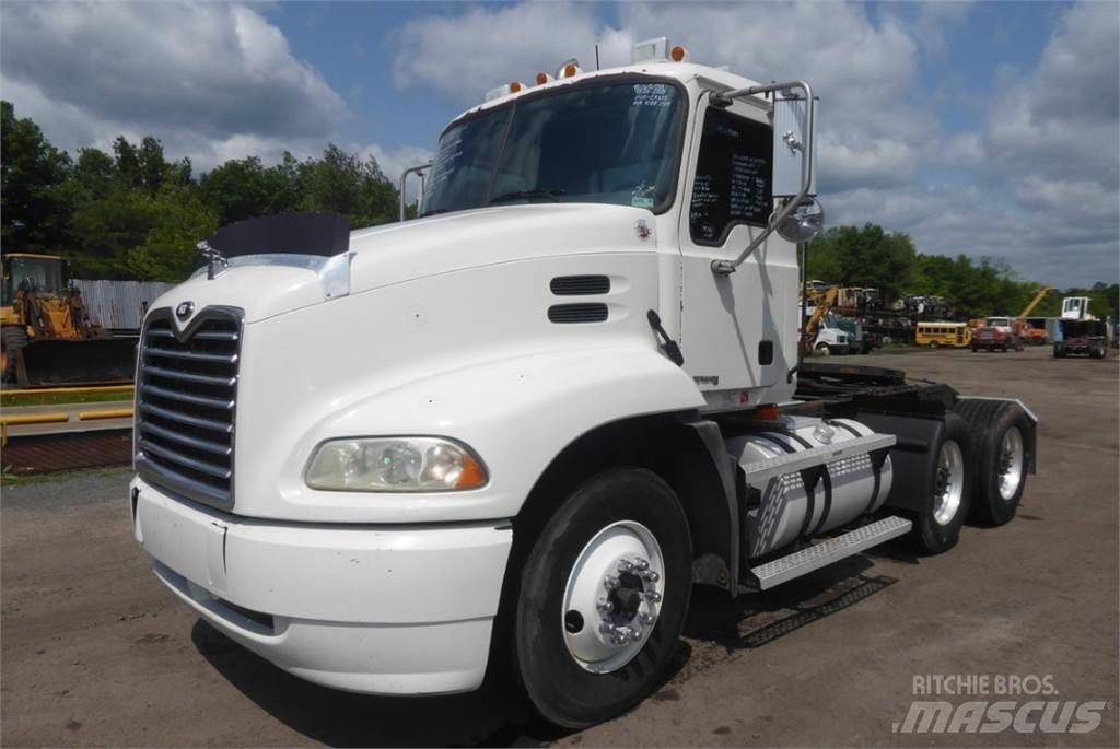 Mack CX613 商用底盤車