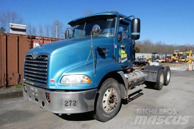Mack CXN613 商用底盤車