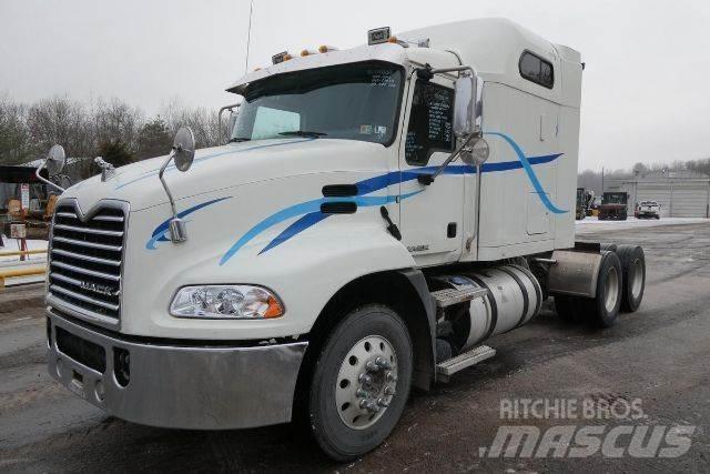 Mack CXU613 曳引機組件