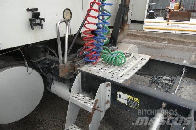 Mack CXU613 曳引機組件