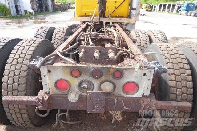 Mack RD688S 商用底盤車