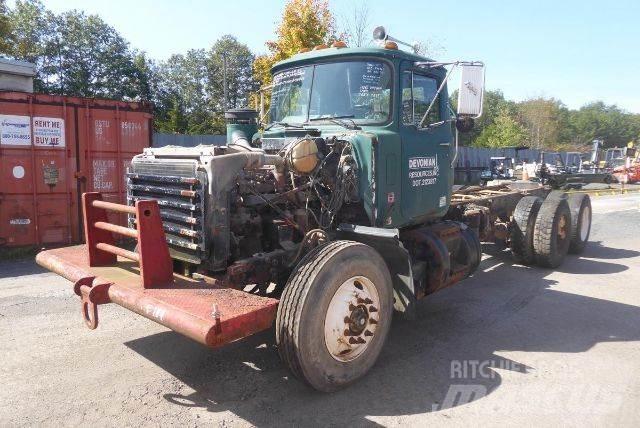 Mack RD688S 商用底盤車