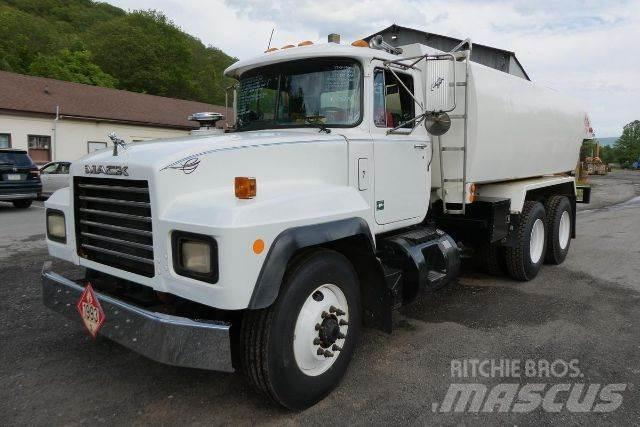 Mack RD688S 運油車