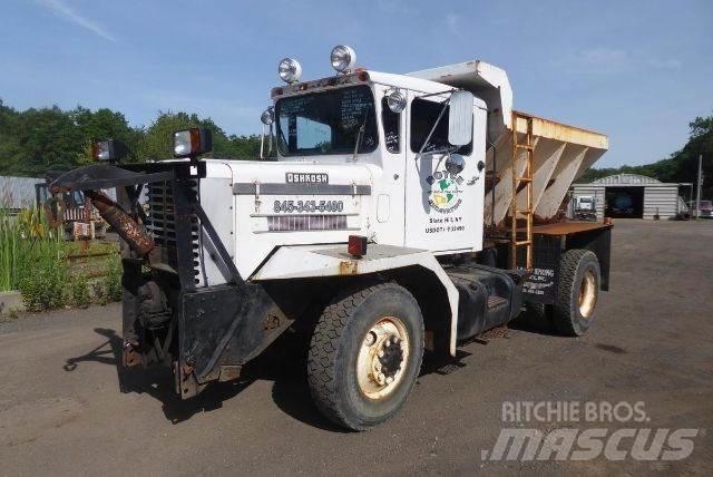 Oshkosh P18232 商用底盤車