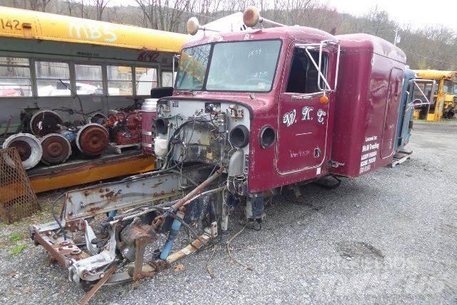 Peterbilt 379 駕駛室與內部