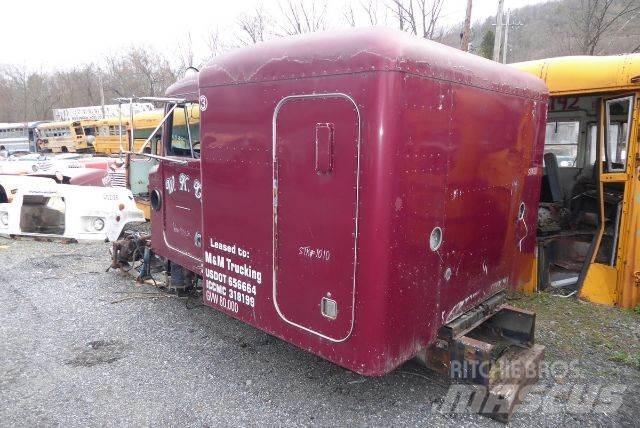 Peterbilt 379 駕駛室與內部