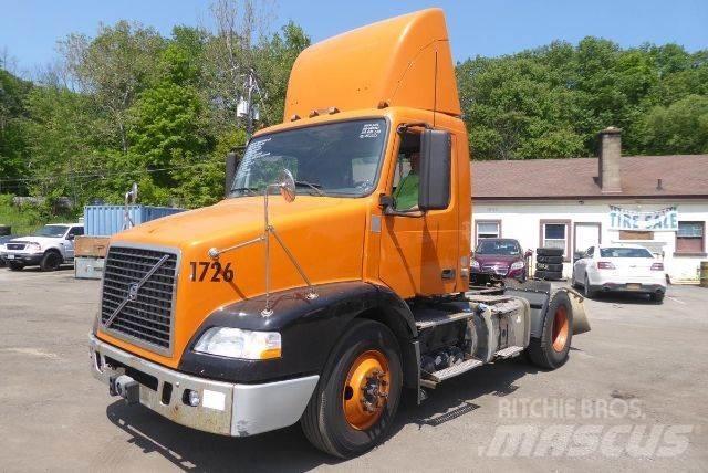 Volvo VNM42T 商用底盤車
