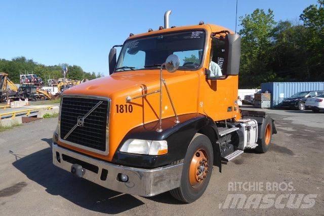 Volvo VNM42T 商用底盤車