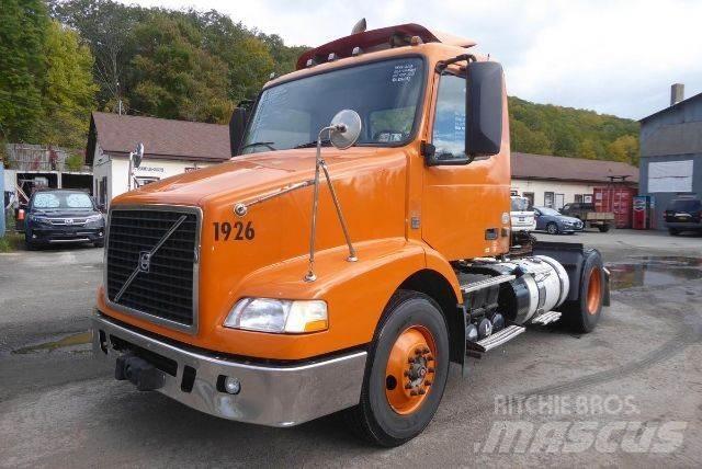 Volvo VNM42T 商用底盤車