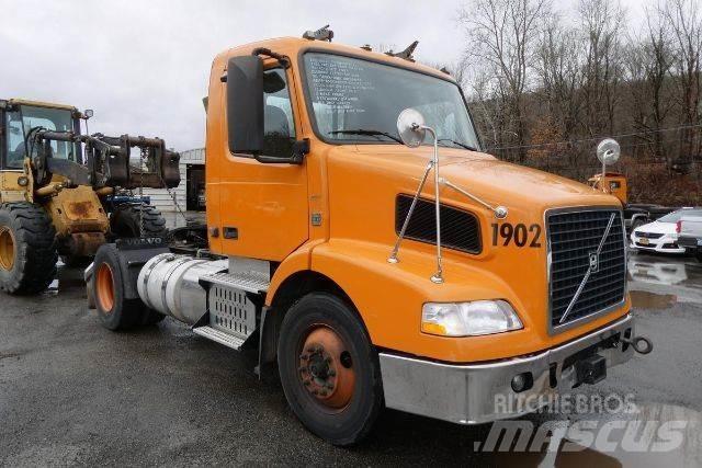 Volvo VNM42T 商用底盤車