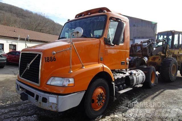 Volvo VNM42T 商用底盤車