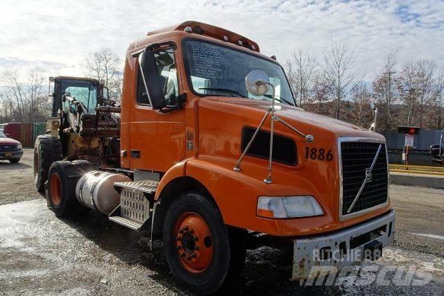 Volvo VNM42T 商用底盤車