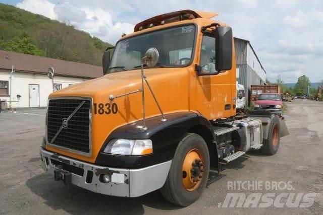 Volvo VNM42T 商用底盤車