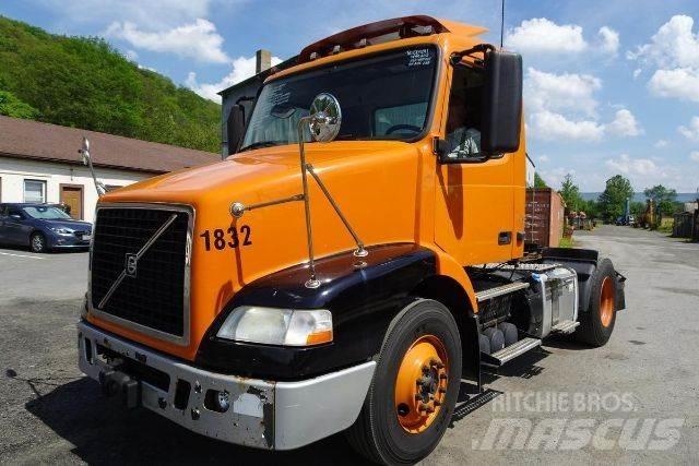 Volvo VNM42T 商用底盤車