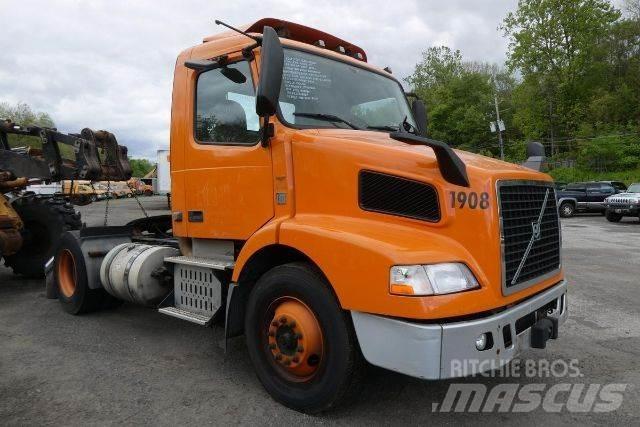 Volvo VNM42T 商用底盤車