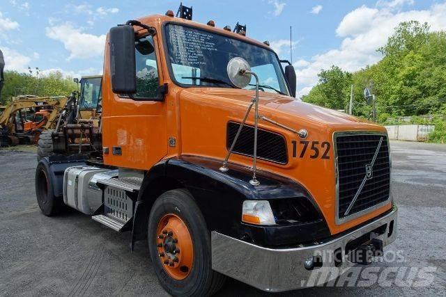 Volvo VNM42T 商用底盤車