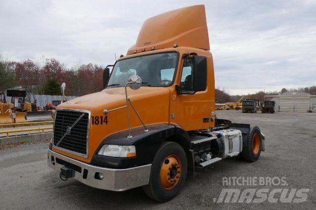Volvo VNM42T 商用底盤車